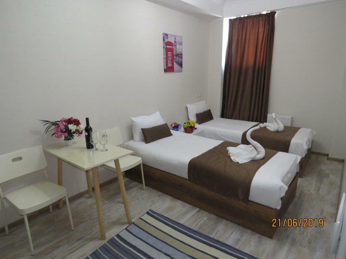טביליסי Atlas Hotel מראה חיצוני תמונה